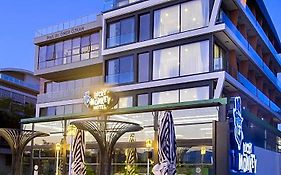 Lucky Monkey Hotel